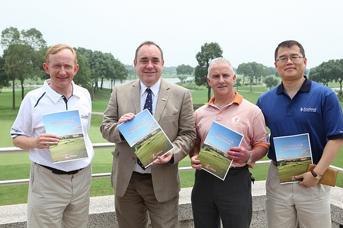 From left: VisitScotland Chairman Mike Cantlay, First Minister Alex Salmond, Executive Golf and Leisure Graeme Pook and China Holidays Director Jun Li 