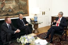 From Left to Right – Richard Hills, Ryder Cup Director, Bid Chairman, Manuel Pinho and Portugal’s Prime Minister, José Socrates