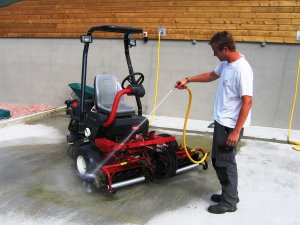 Washing off with a new ClearWater system at Omaha Beach Golf Club in France
