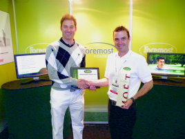 Stuart Wilson receiving his award from Clint Anderson, Head of Membership Services, Foremost Golf.