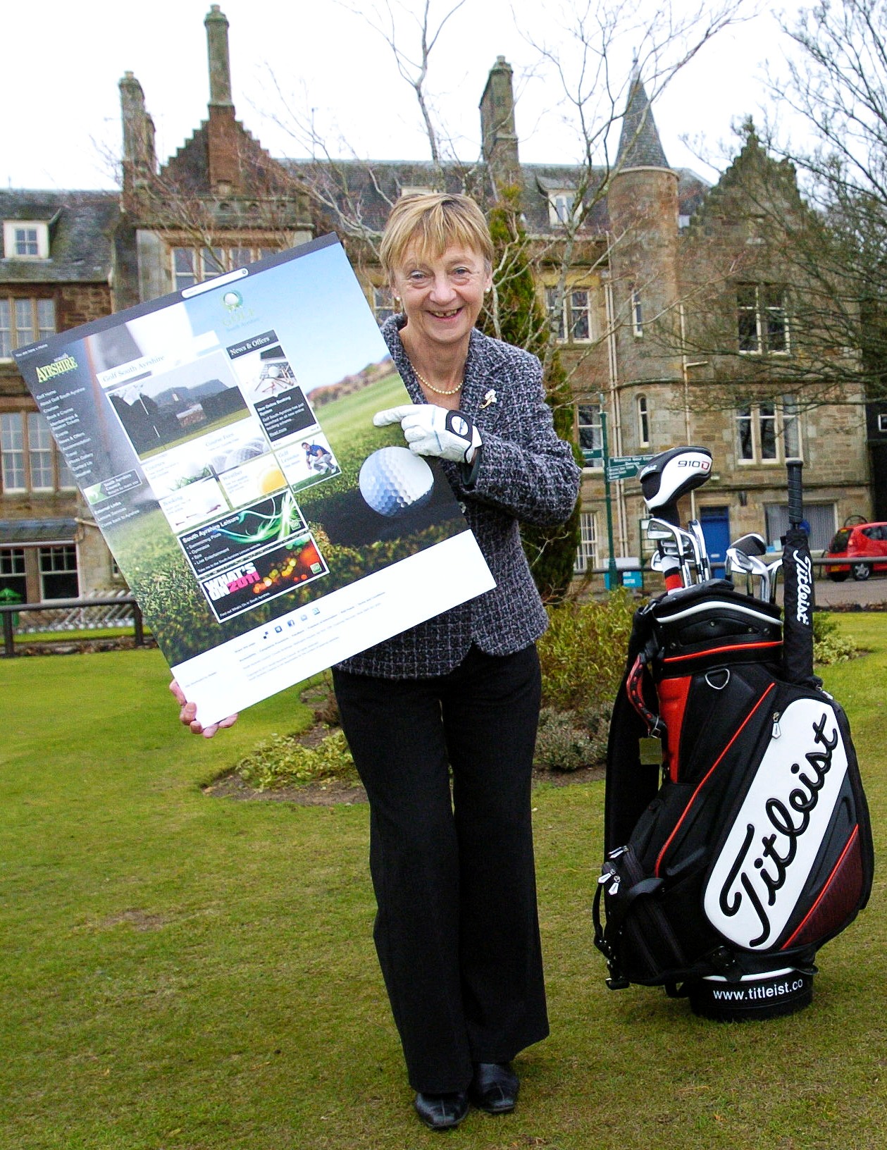 Councillor Margaret Toner is delighted with the new online golf booking 