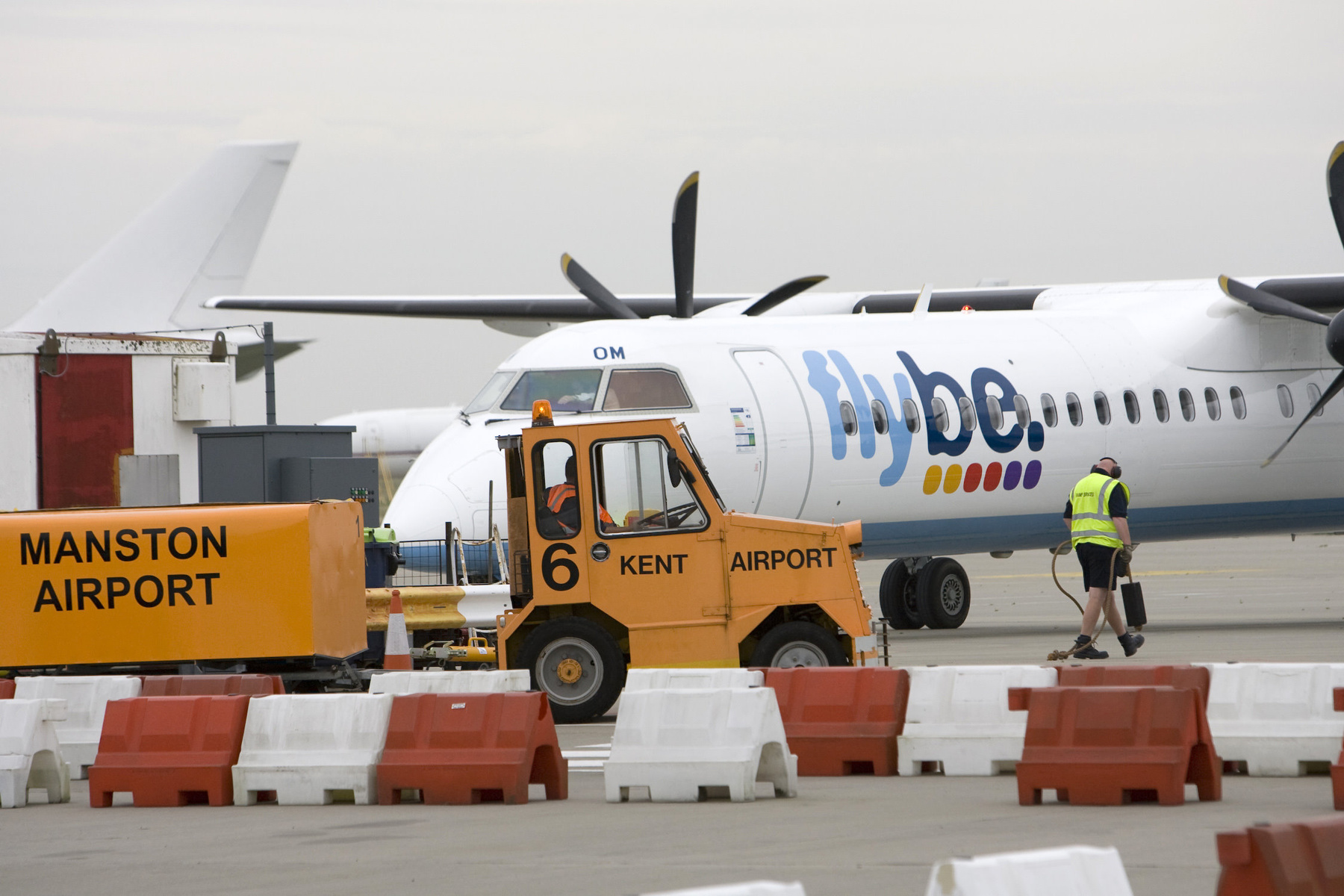 Manston, Kent’s International Airport, allows golfers visiting the county for a golf break to land close to the coast and many of the Garden of England’s top links golf courses with airlines such as Flybe.
