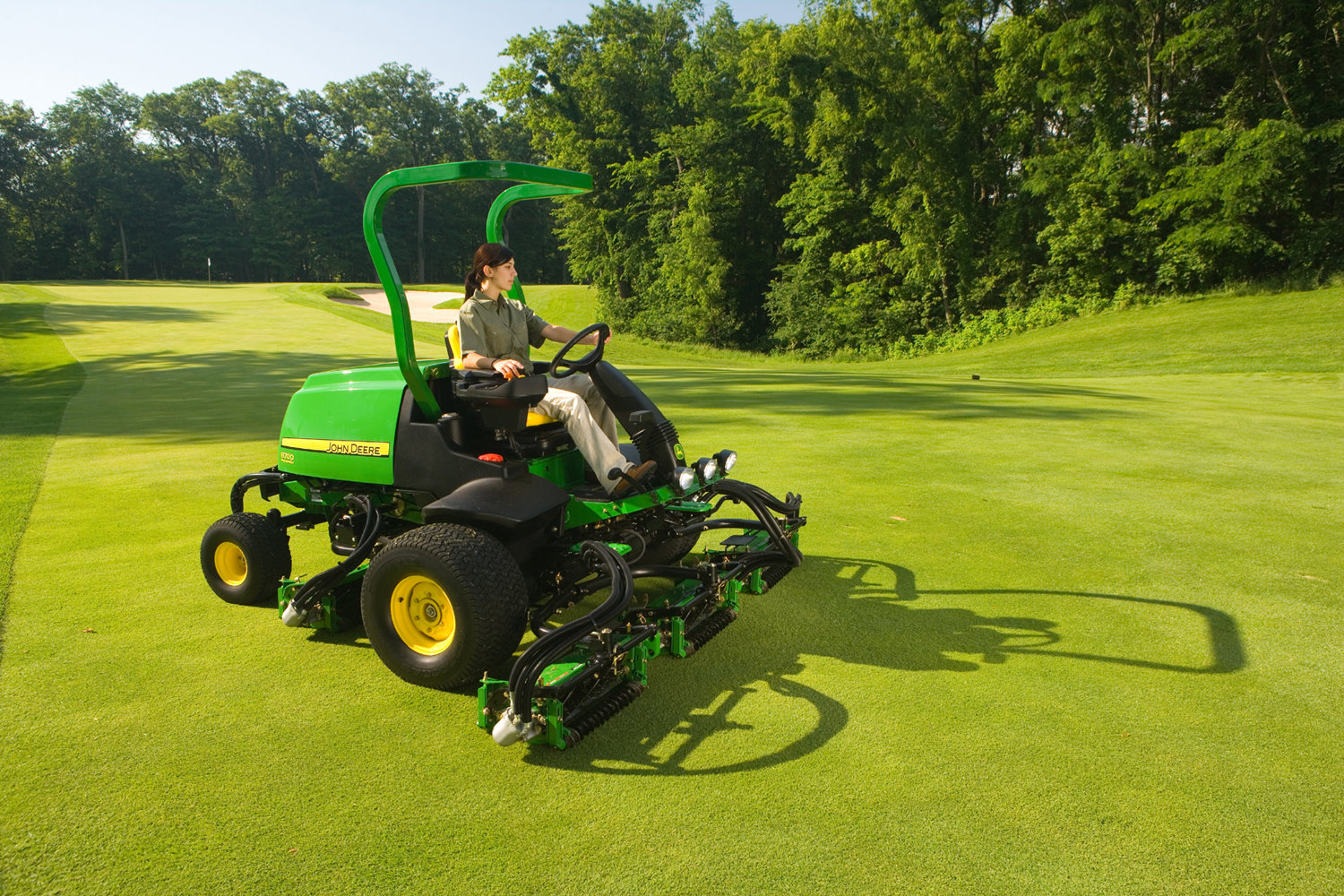 JD8700 PrecisionCut fairway mower