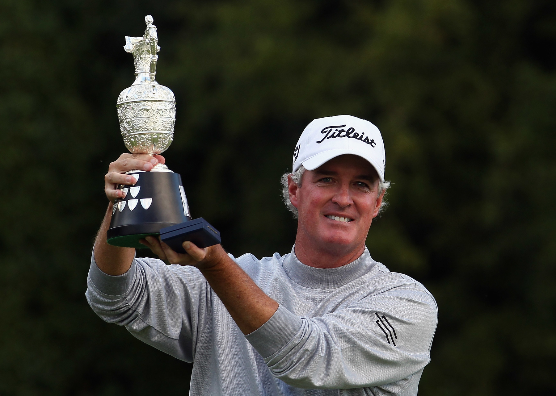 American Russ Cochran, winner of The 2011 Senior Open Championship (©Getty Images)