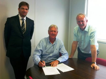 Jimmy Kidd (centre) joins The Great Turf Company