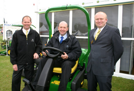 Dealer principal Sandy Armit of The Double A Trading Company (centre) with John Deere’s UK & Ireland turf division manager Joedy Ibbotson (right) and territory manager Richard Charleton.