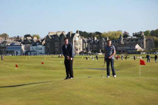 Golfers on 'The Himalayas' (credit Kaia Means www.kaiameans.com)