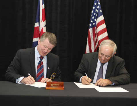 BIGGA’s Andrew Mellonand GCSAA’s Robert M. Randquist, (photo credit Roger Billings, GCSAA Sr. Manager, Creative Service and the Golf Course Superintendents Association of America)