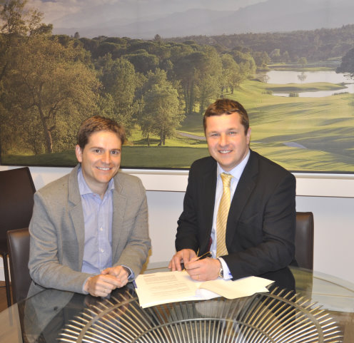 Miguel Girbes, Golf Director at PGA Catalunya (l) and Rupert Price, Sales Director, Ransomes