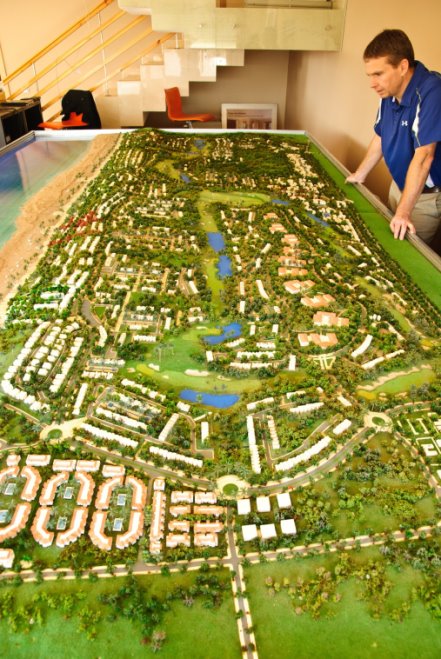 Robin Hiseman, EGD Designer, looks over Monty’s design for Plage des Nations