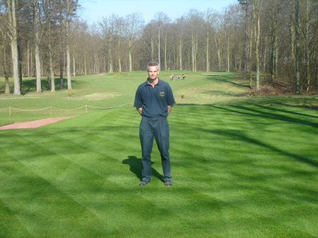 David Norton shows off Forest Pines Golf Club’s re-turfed tees, using turf from County Turf grown from Barenbrug grass seed.