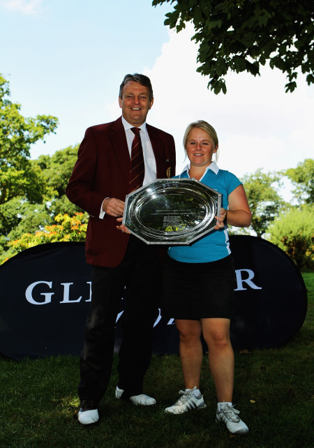 Glenmuir Women’s PGA Professional champion Alexandra Keighley (right) with PGA Captain Eddie Bullock (courtesy of Matthew Lewis at Getty Images)