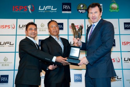 Pictured with Sir Nick Faldo (right) and the Faldo Series Asia trophy is the General Secretary of the Nepal Golf Association, Tashi Ghale (centre) and Nepal Golf Association member, Kishan Agrawal (left).