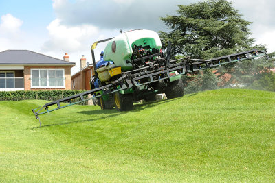 Extreme slopes on greens surrounds