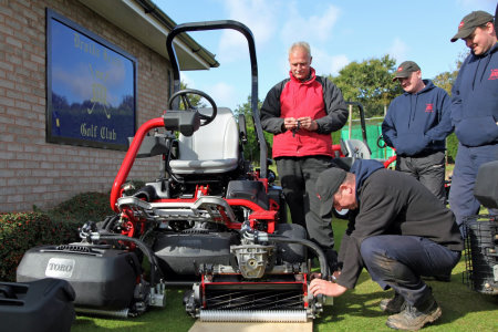 A competition to see who can change the cutting units the fastest gets underway at Druids Heath Golf Club during this year’s Toro on Tour roadshow.