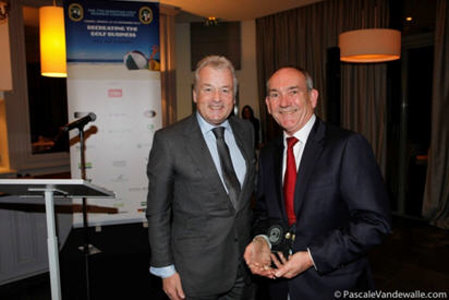 ichard Baggarley, Power Tee’s Managing Director (right), receives the EGCOA’S Supplier Award from EGCOA President, Alexander Baron von Spoercken.
