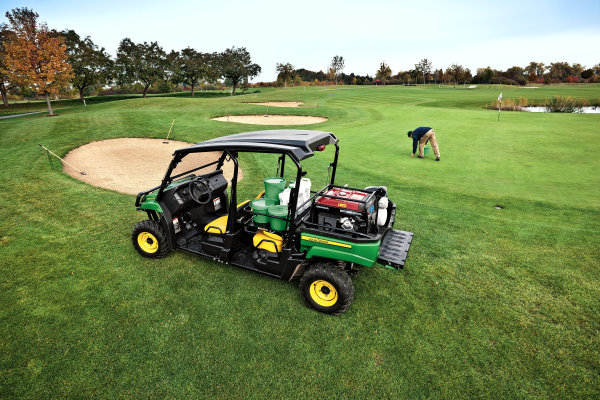 XUV 550 S4 Gator utility vehicle