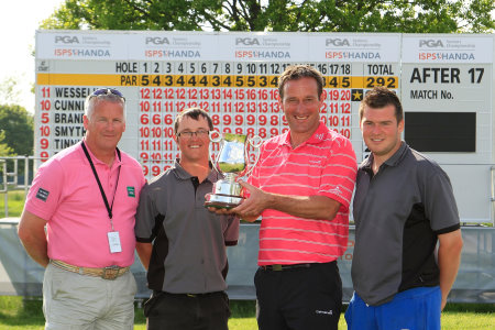 Head-Greenkeeper Stuart Stenhouse and his team of Greenkeepers with Paul Wesselingh