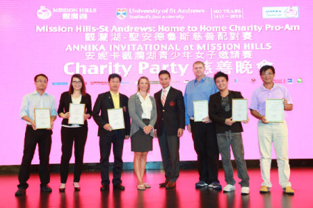 Mission Hills Vice Chairman Mr.Tenniel Chu (centre right) and Annika Sorenstam (centre left) with Sponsors