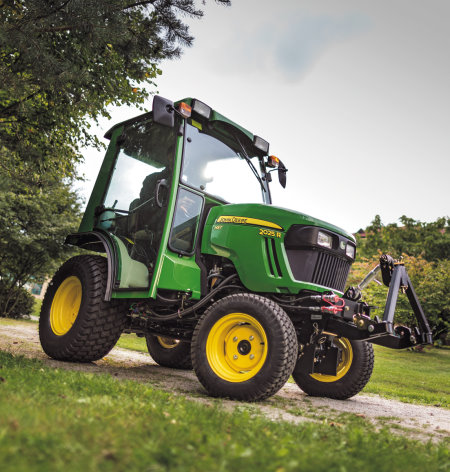 John Deere 2025R compact tractor