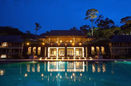 Steeped in centuries old vegetation and limestone landscape, Teluk Datai’s The Datai is the destination of choice for romantic getaways and a luxurious retreat