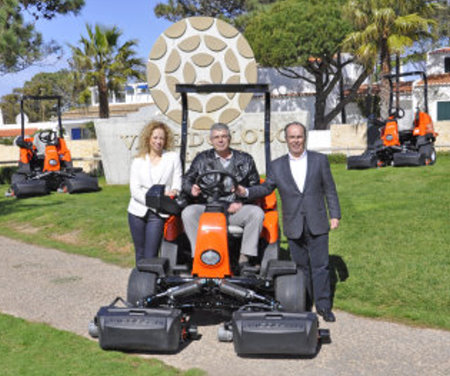 Vale do Lobo’s Golf Courses Superintendent Ignacio Coelho, flanked by Financial Director Luisa Salazar and Eng. Luis Matos, Resort & Technical Director