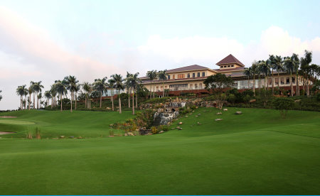 Club house at Sky Lake Golf Resort