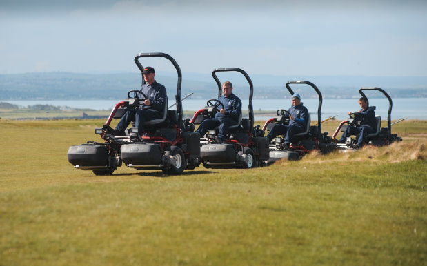 Gullane’s four Toro GreensmasterTriFlex Hybrid 3420 riding machines in action.
