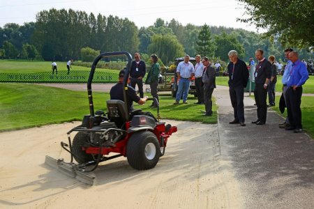 The Sand Pro 2040Z with zero-turn being put through its paces at Turfcare Live.