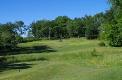 Hole 14 of Tom Doak's Domaine Golfique Du Grand Saint-Emilionnais