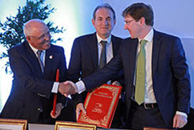 (from left) Mohamed Chaibi, Association du Trophee Hassan II de Golf; Abderrafia Zouitene, Office National Marocain du Tourisme; Jonathan Smith, Chief Executive, Golf Environment Organization