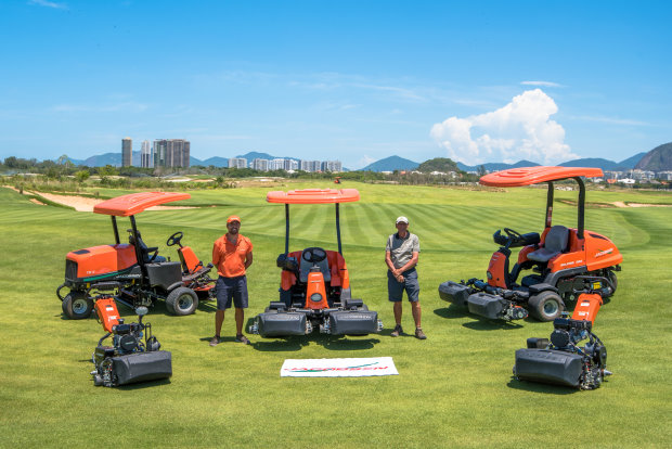 Jacobsen’s Frederico Santa-Barbara and Neil Cleverly with a selection of Jacobsen equipment
