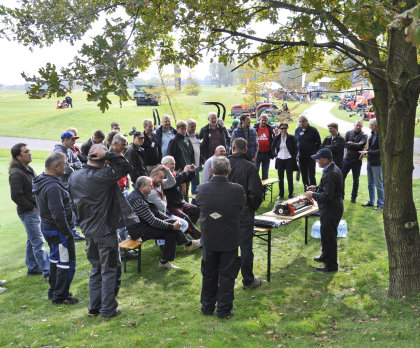 Ransomes Jacobsen’s Nigel Church explains the benefits of the Bi-directional groomer and brush