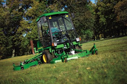 John Deere 1515 front rotary mower