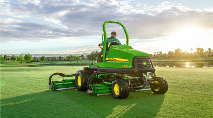 John Deere 8900A PrecisionCut fairway mower