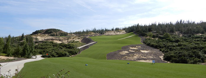 The par-4 6th hole presents an intimidating tee shot to a plateau, then a relatively easy shot to the green