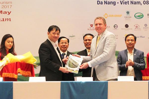 AGTC 2017 Golf Tourism Forum - Presentation of the Danang Golf Course Golf Tourism Strategy by IAGTO Chief Executive, Peter Walton, to the Vice Chairman of the Danang People's Committee, Mr Dang Viet Dung