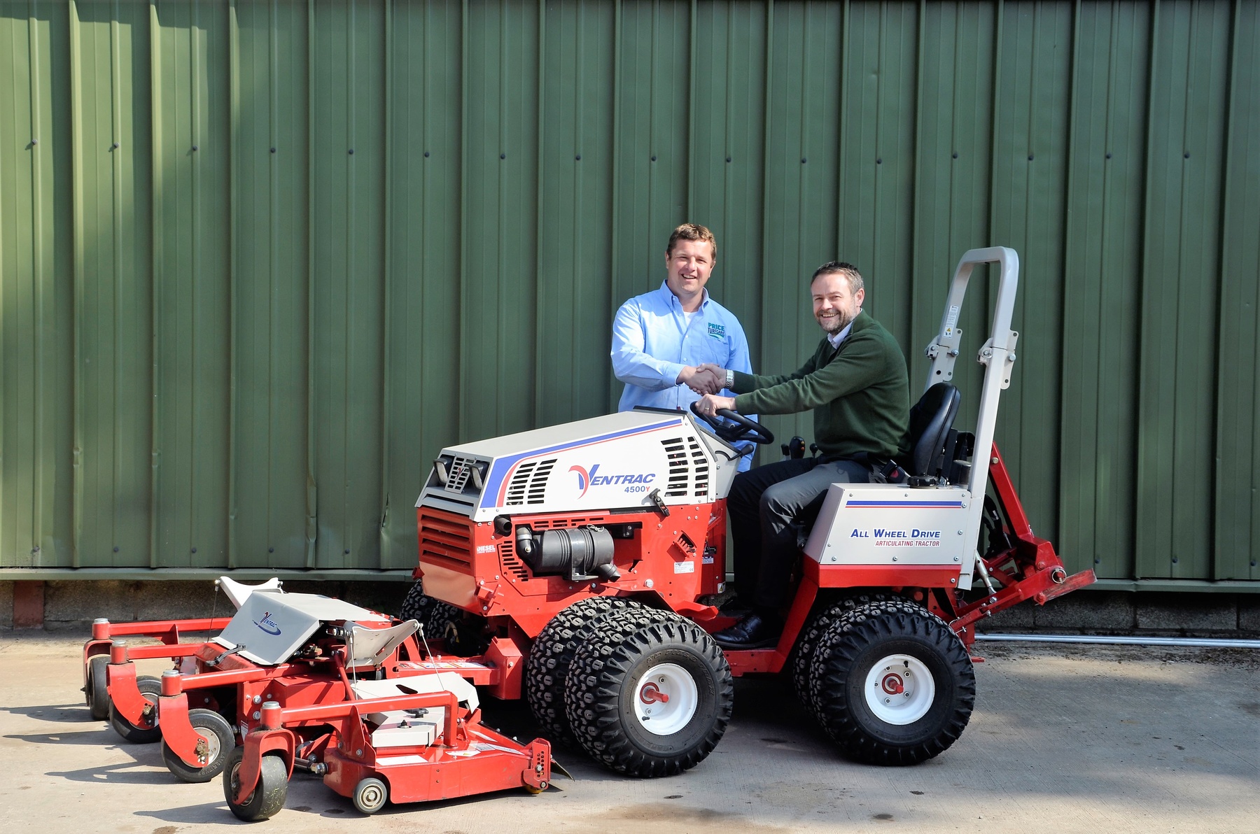 Rupert Price (left), Managing Director of Price Turfcare, welcomes Steven McInroy of SGM Contracts into the Ventrac dealer network