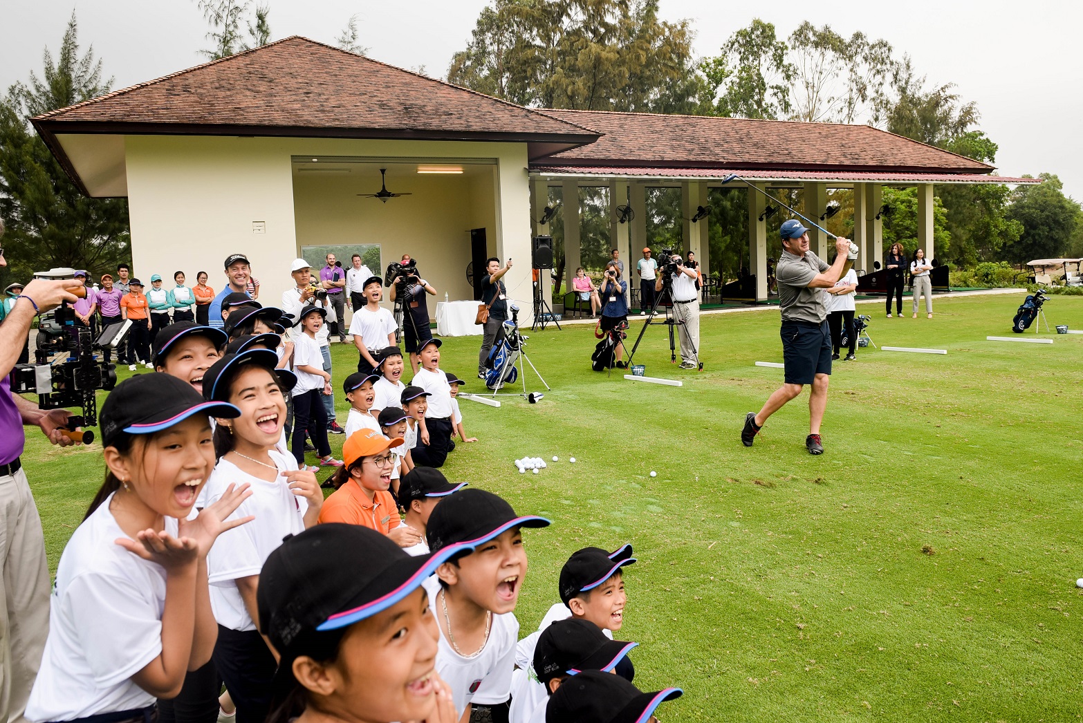 Vietnamese school children were wowed during a clinic conducted by Sir Nick Faldo at the 11th Faldo Series Asia Grand Final at Laguna Lăng Cô. (picture by Kong Koong)