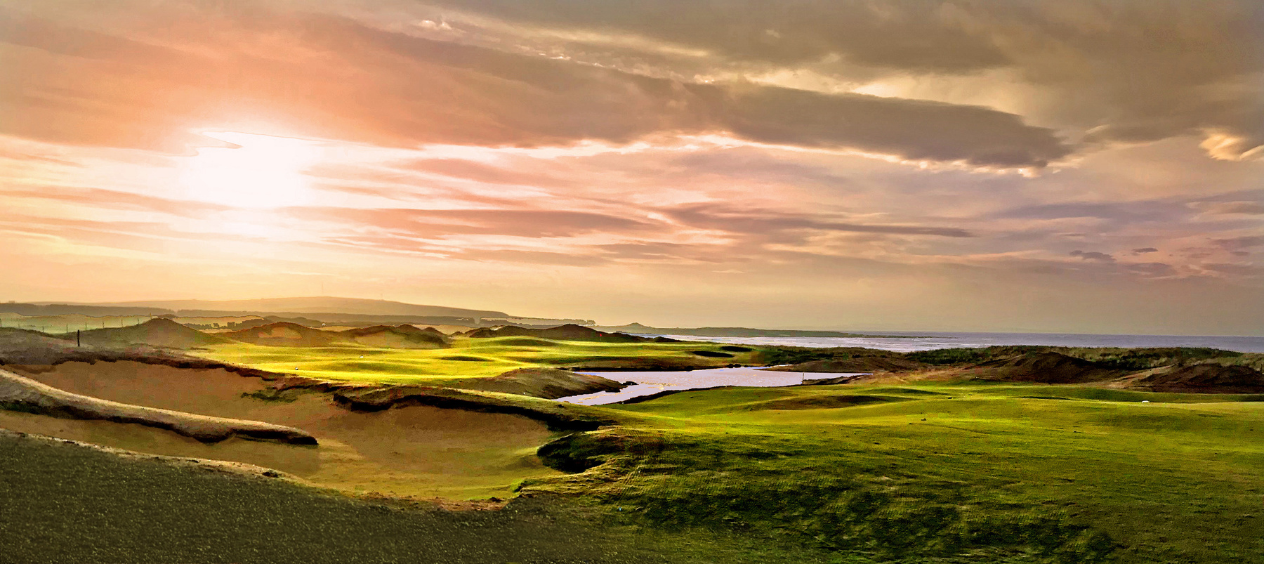 Dumbarnie Links offers views over the Firth of Forth to Muirfield and North Berwick