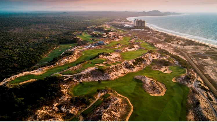 Laid out over spectacular rolling topography, The Bluffs is one of Asia’s most exacting coastal tests