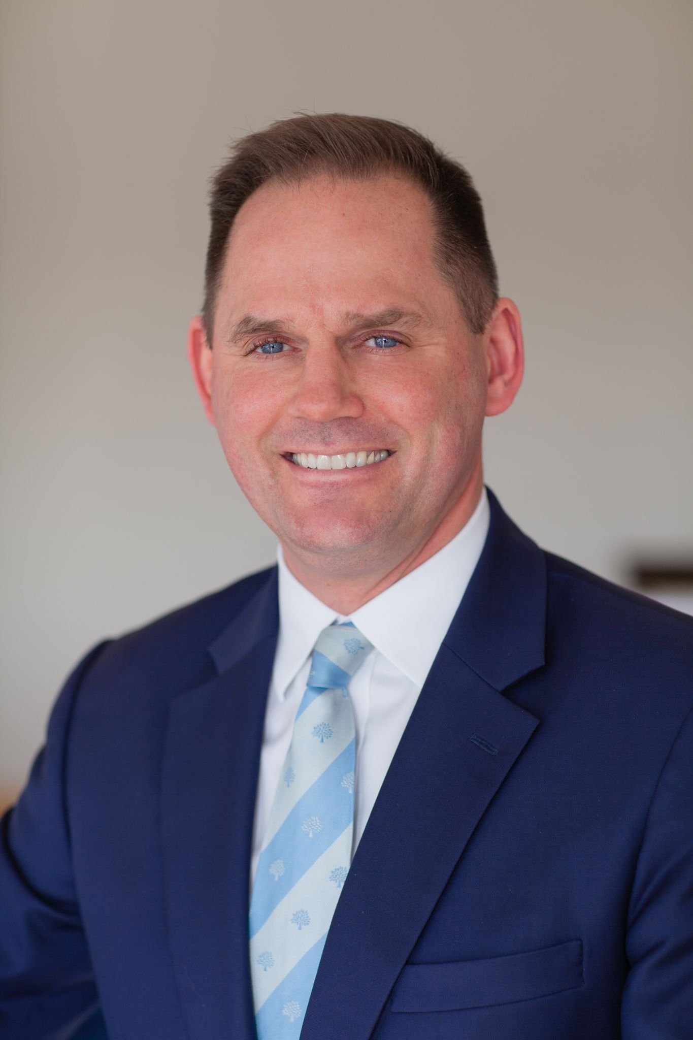 Golf Business News - Royal Mid-Surrey appoints new general manager