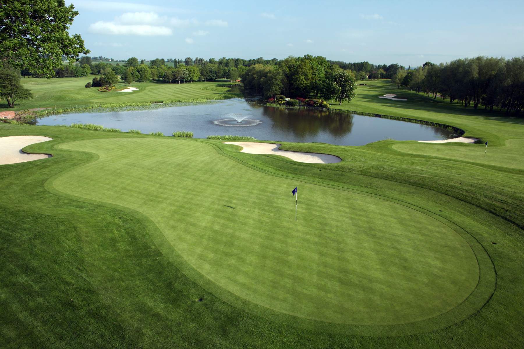 The 18th and 9th greens on The Belfry's Brabazon course (Dave Cannon; Getty Images)