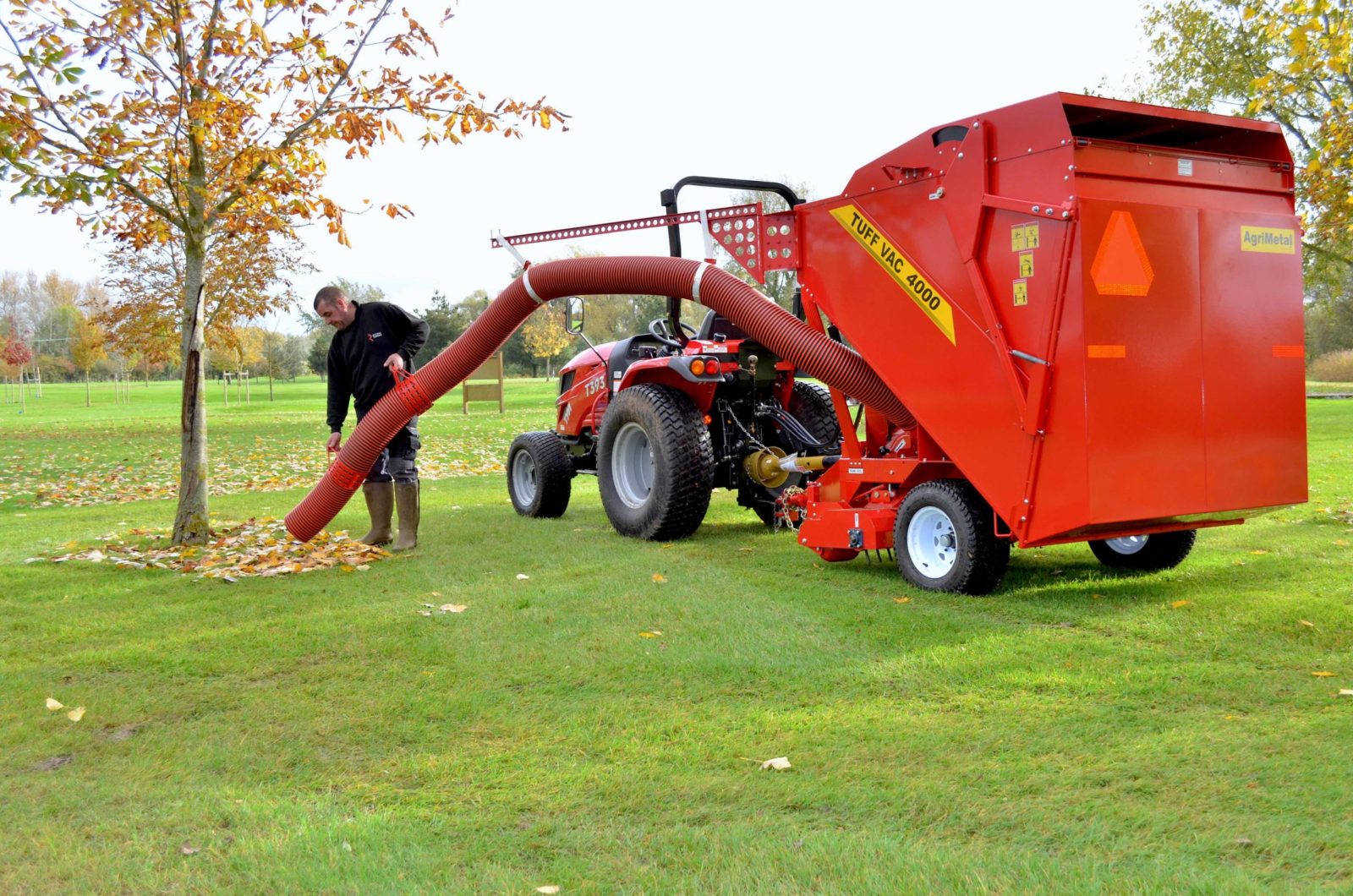 The T393 works perfectly with a range of attachments, such as the efficient AgriMetal Tuff Vac collector