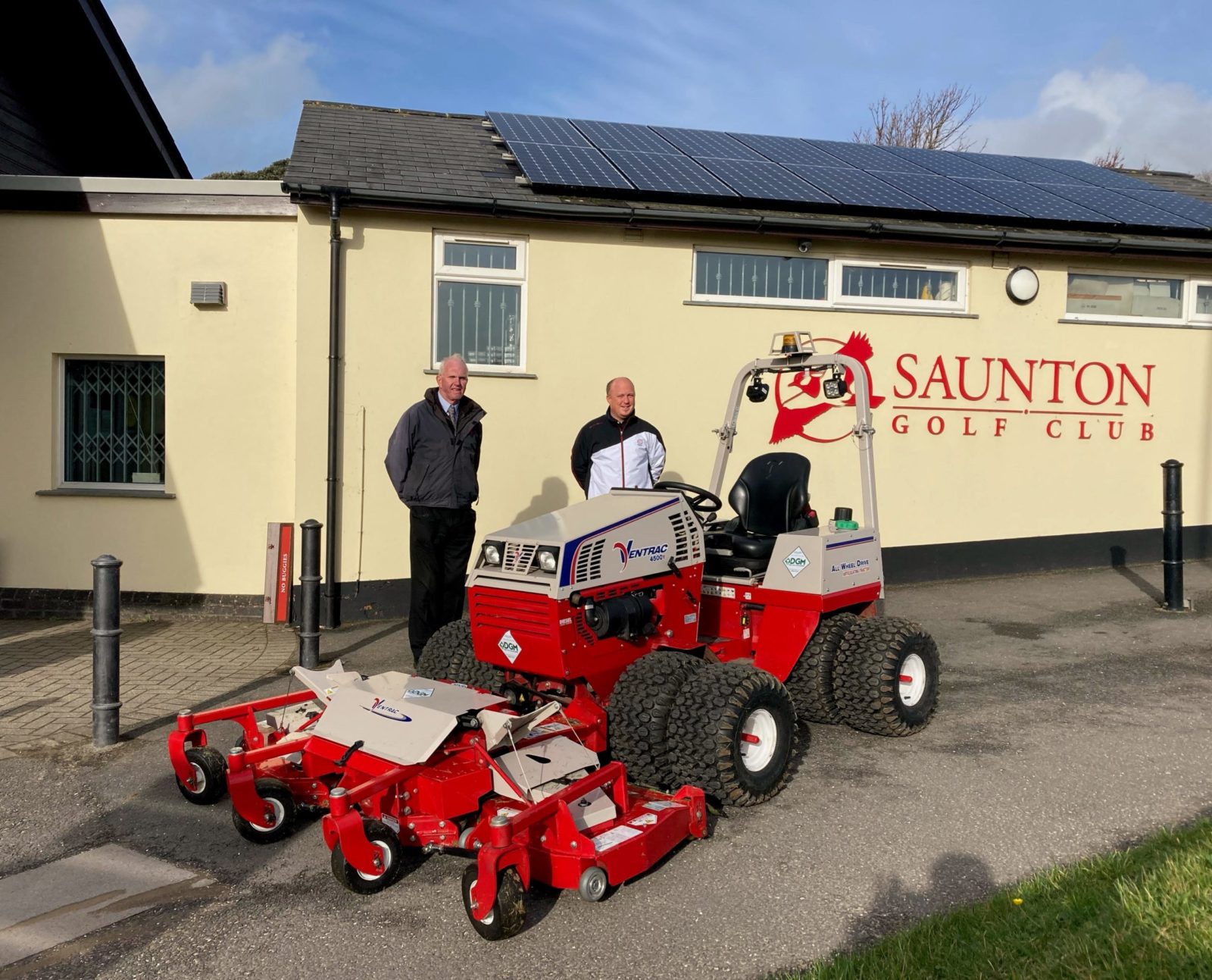 Rob Guntrip of Devon Garden Machinery and Saunton’s General Manager, Jon Sutherland at the handover of the Ventrac