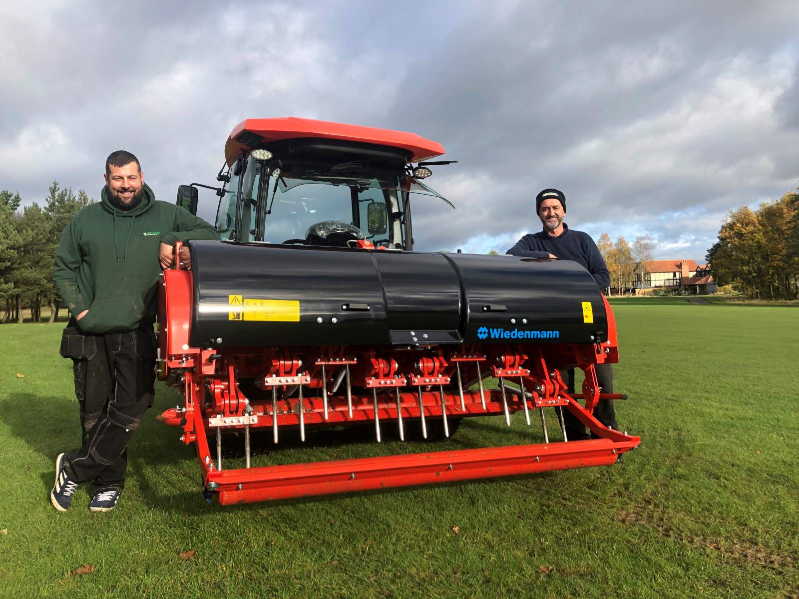 Director, Paul Charlton (left) and Operator, Keith Willis (right) from Turfcare Specialists