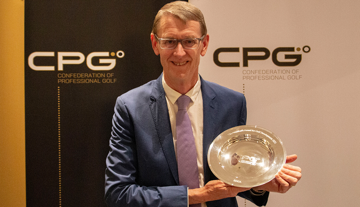 EDGA President Tony Bennett