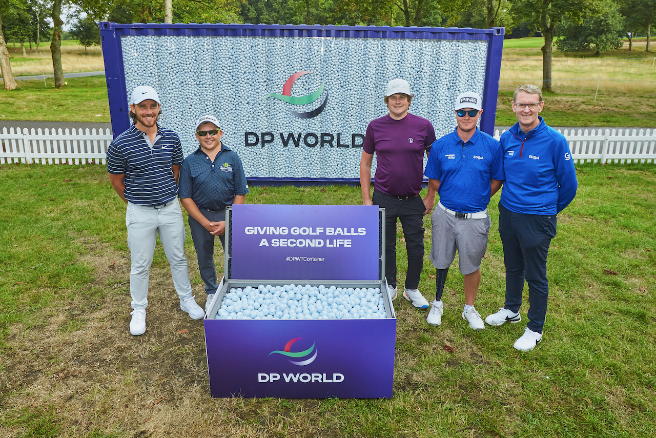 Tommy Fleetwood presents EDGA, represented by Kurtis Barkley, David Watts, Brad Smith and Tony
Bennett with a first donation of golf balls at the BMW PGA Championship