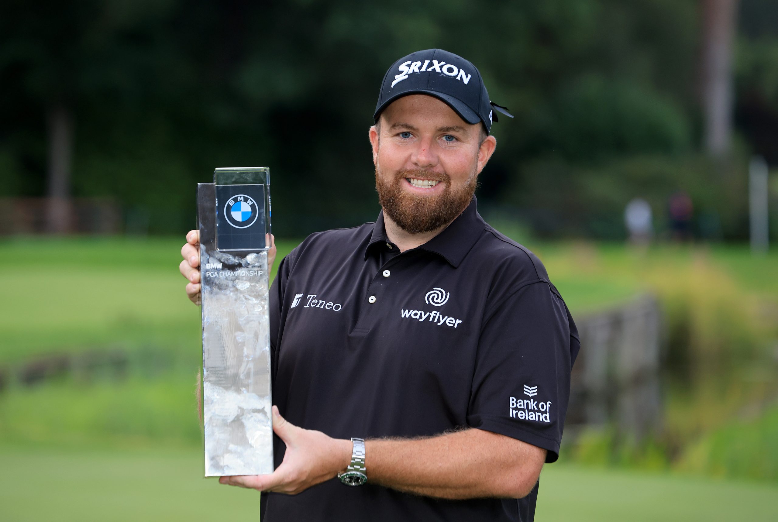 Shane Lowry lifts the BMW PGA Championship trophy (Photo by David Cannon/Getty Images)