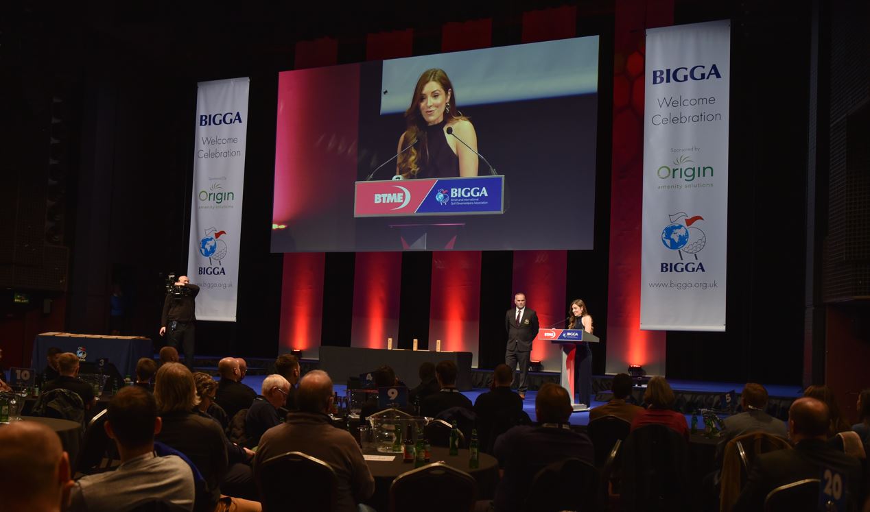 The 'Jazzy Golfer' hosted the Welcome Reception